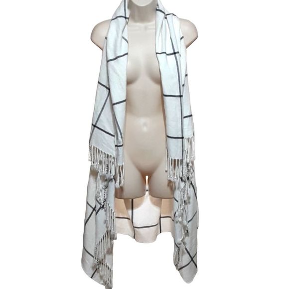 Plaid Cardigan/ overthrow/ shrug for Woman! One size fits most. - Picture 3 of 9